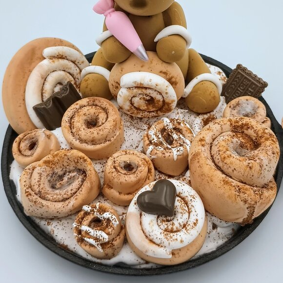 Faux Cinnamon Roll Skillet, Fake Cinnamon Roll Skillet, Sweet Treats, Party Deco - Picture 4 of 6